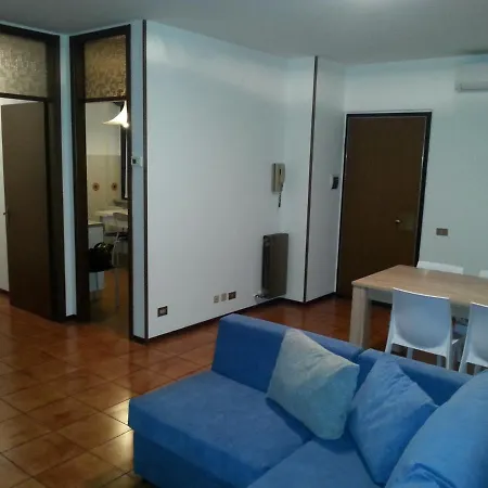 Apartman Elegante Con Ampio Terrazzo *